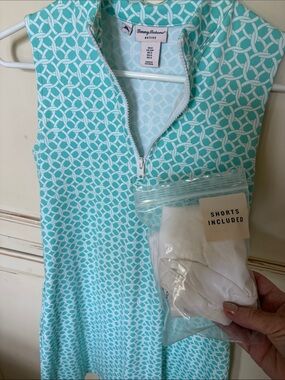 Tommy Bahama Aqua and White Geometric Sleeveless Zip Dress. Size S.